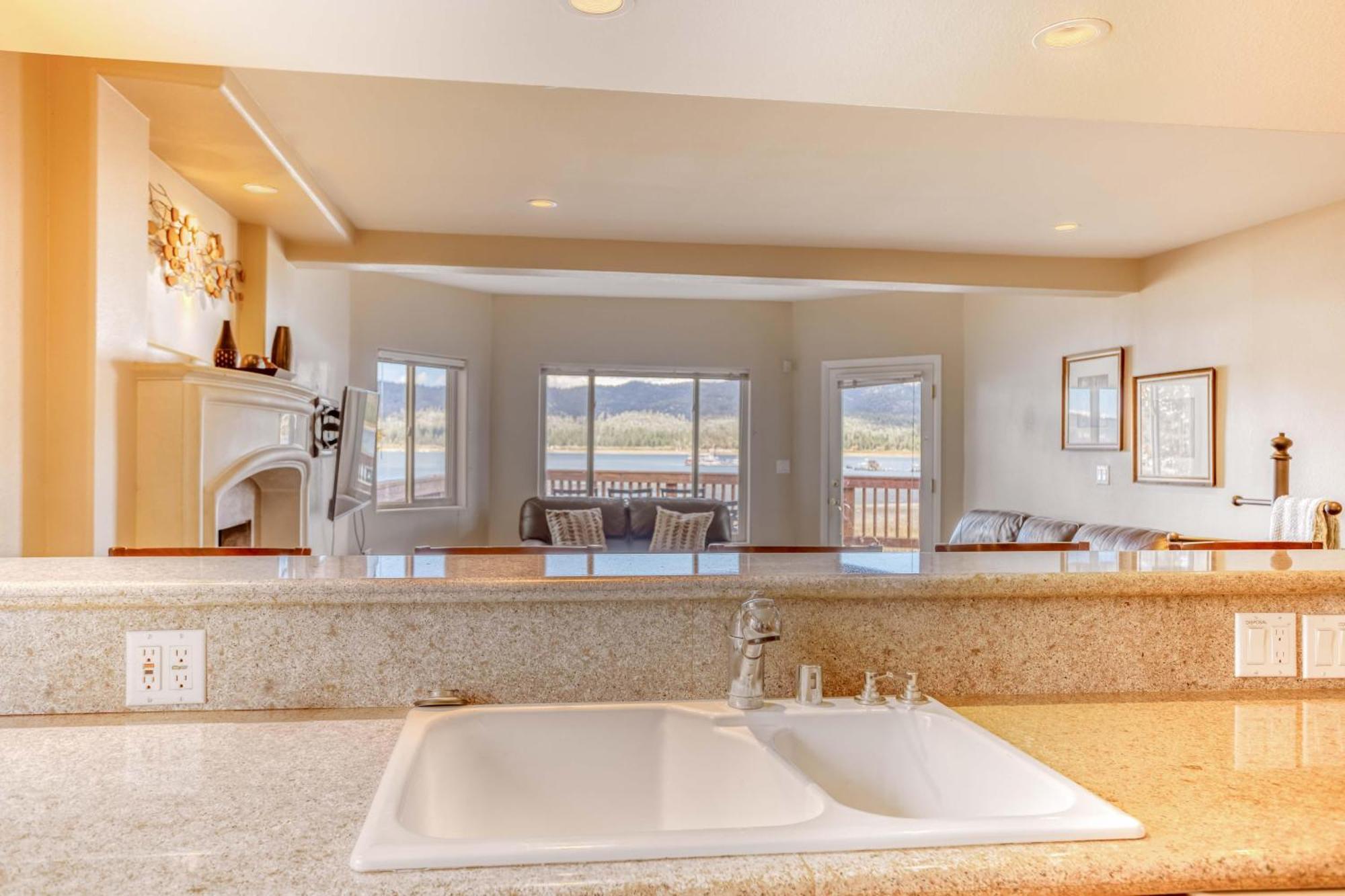 032 - Lakefront Village Escape Big Bear Lake Ngoại thất bức ảnh